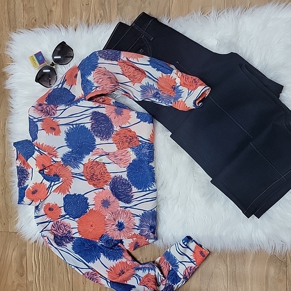 VTG | Bright Coral Floral Print Blouse - Picture 2 of 9